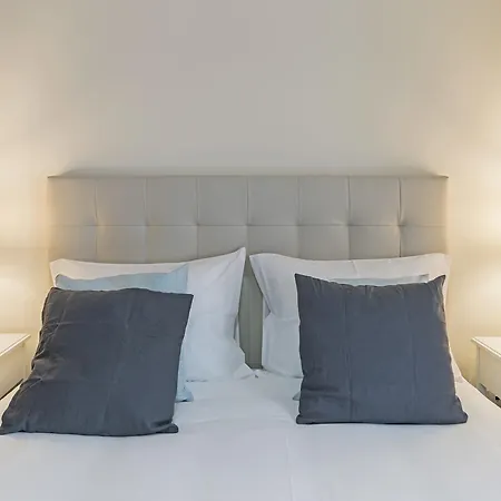 Arrifes I By An Island