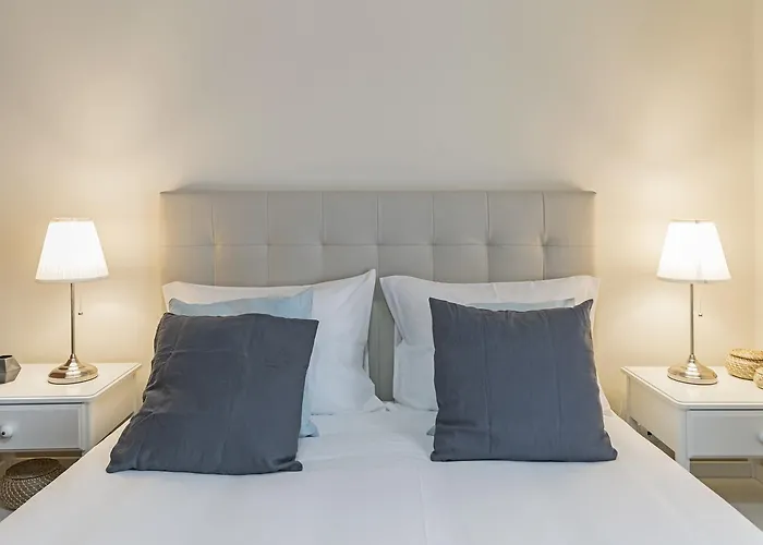 Arrifes I By An Island