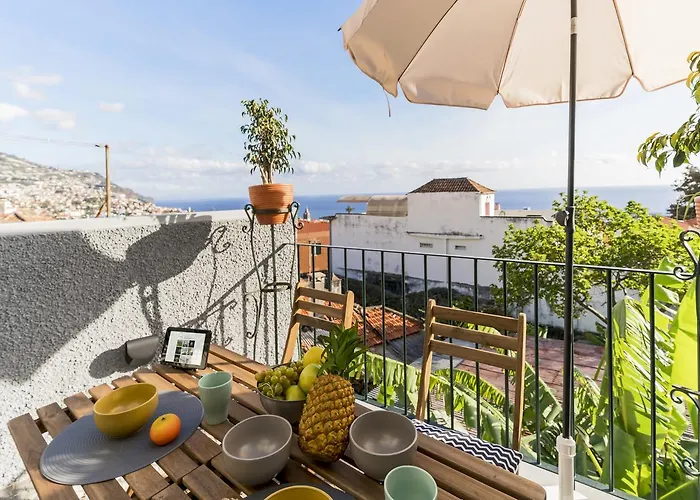 Arrifes I By An Island